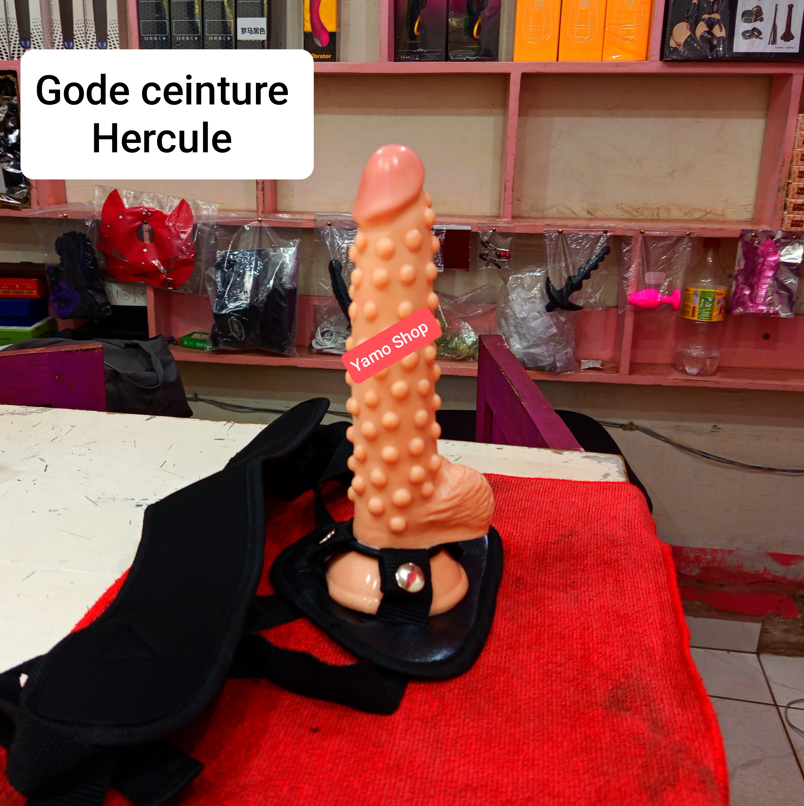 Gode avec ceinture boutonneux